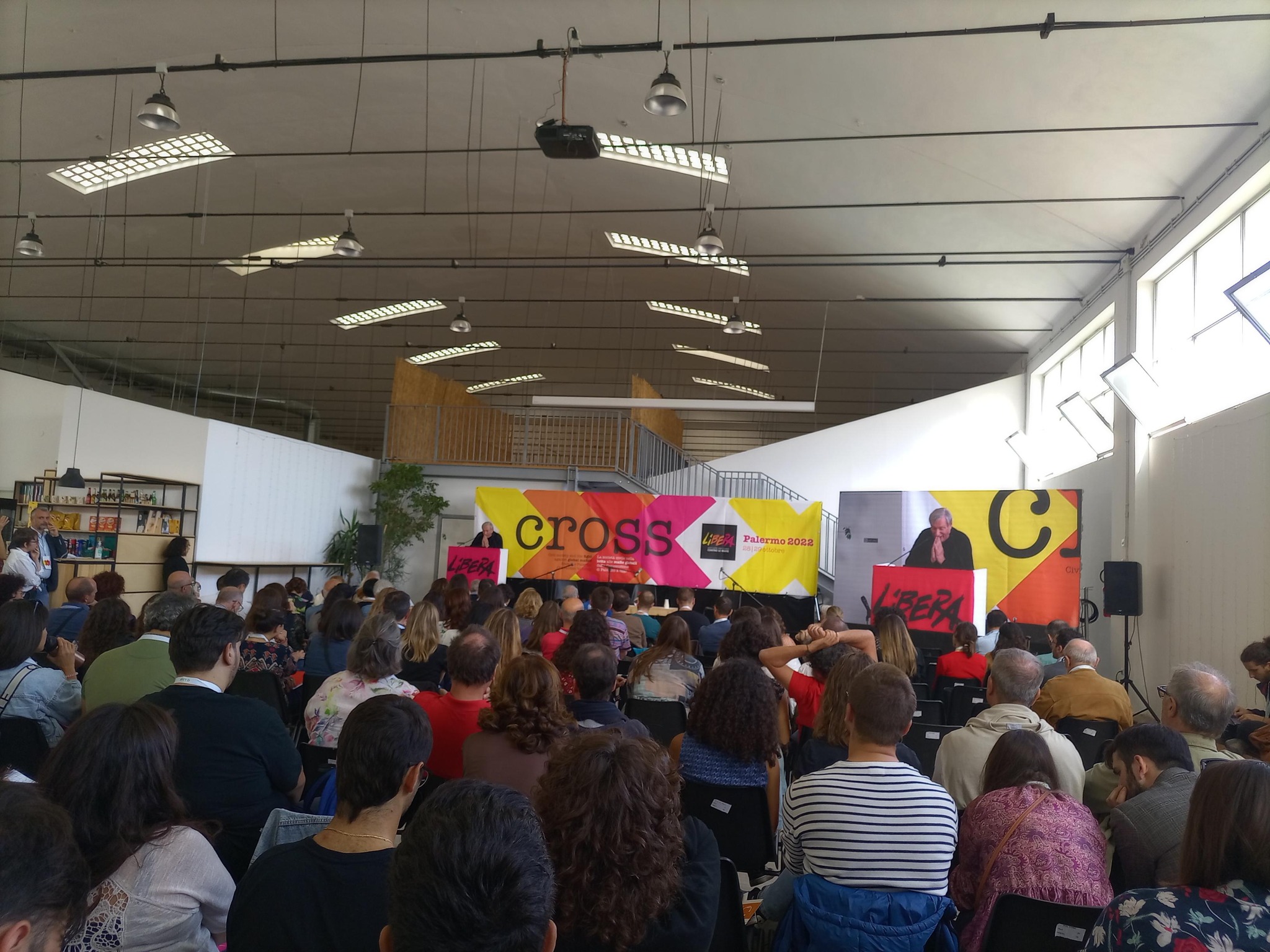 Luigi Ciotti:" Contro le mafie abbiamo bisogno di una politica sana"