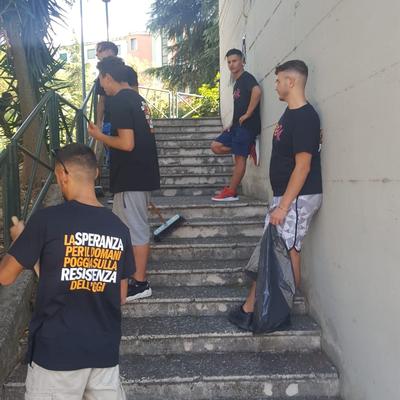 I ragazzi di Amun ripuliscono i simboli dell'anticamorra - Foto n. 2