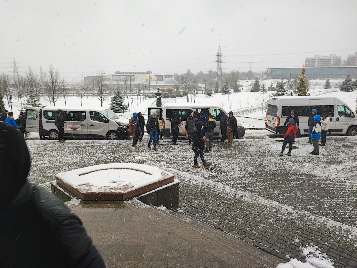 Ucraina: un convoglio di pace nelle fessure della guerra